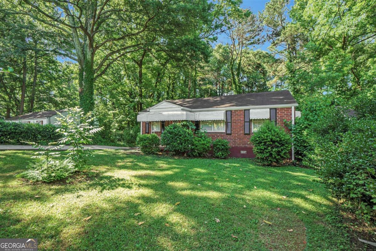 Photo one of 2576 Godfrey Nw Dr Atlanta GA 30318 | MLS 10307926G