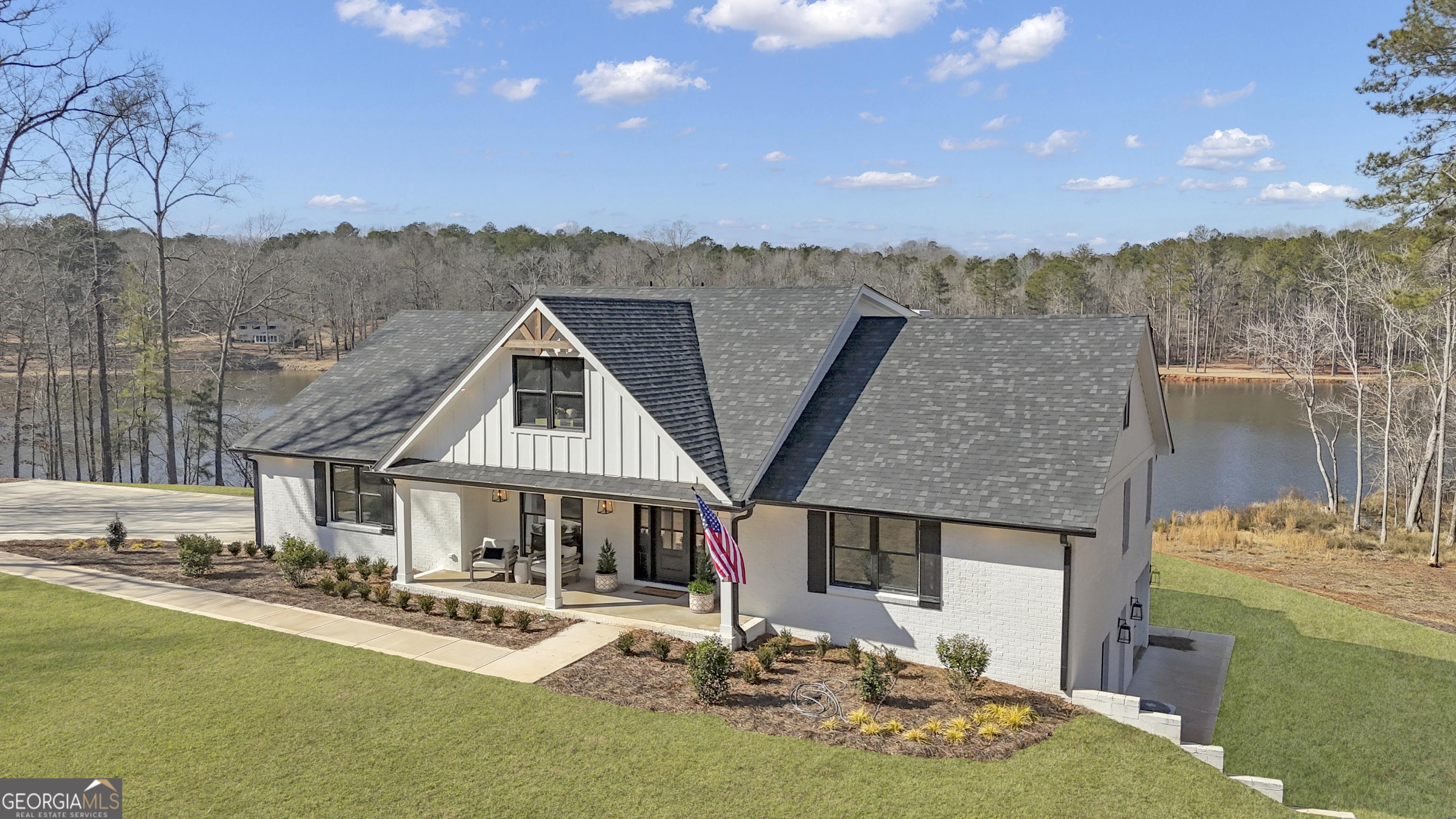 Photo one of 459 Lester Rd Fayetteville GA 30215 | MLS 10454826G