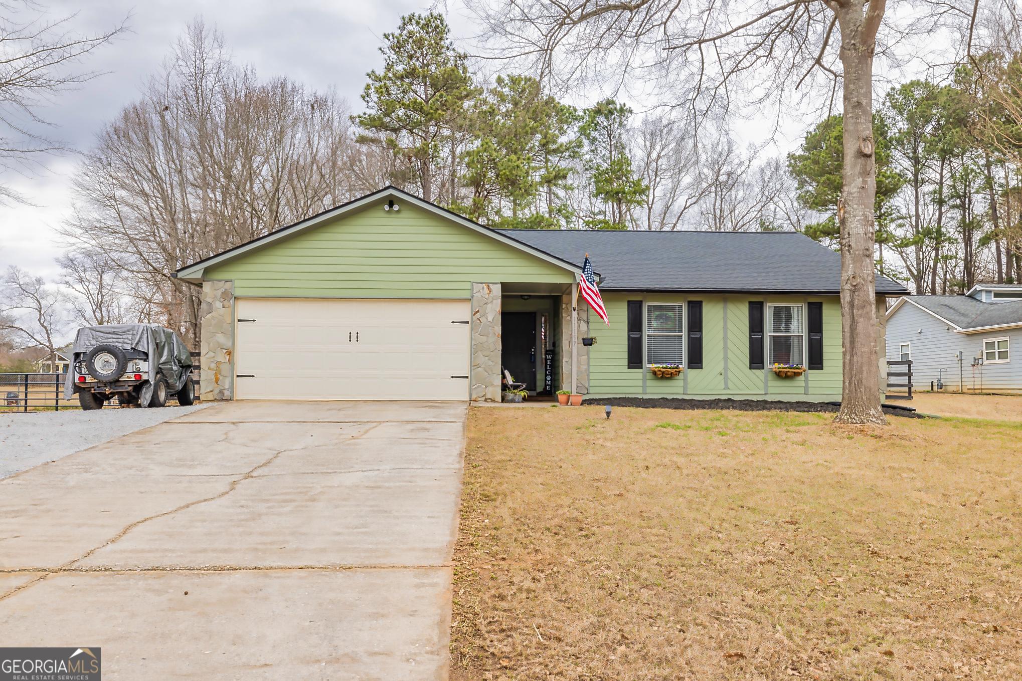 Photo one of 11157 Ash Ct Hampton GA 30228 | MLS 10468936G