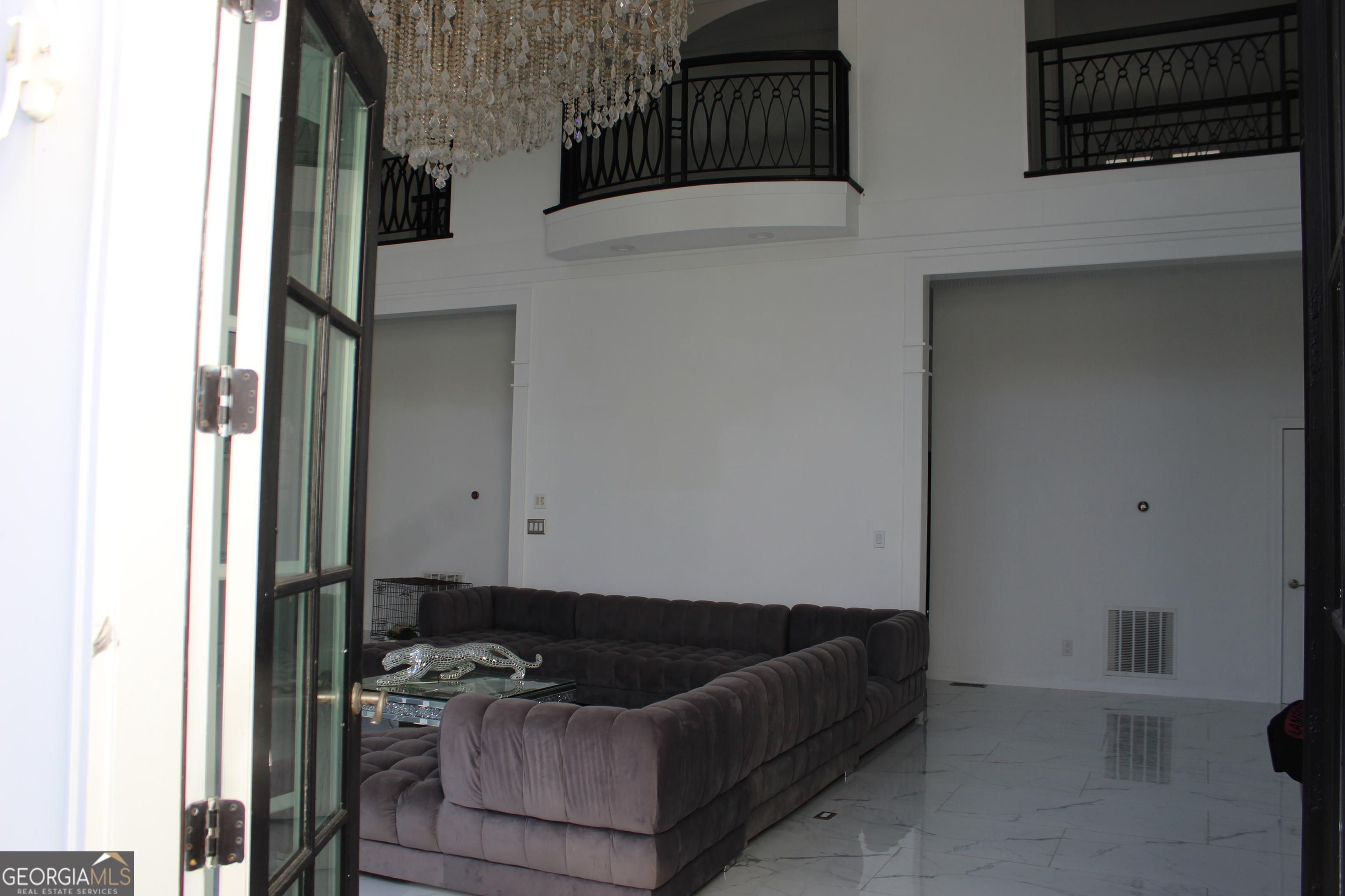 Photo #8
