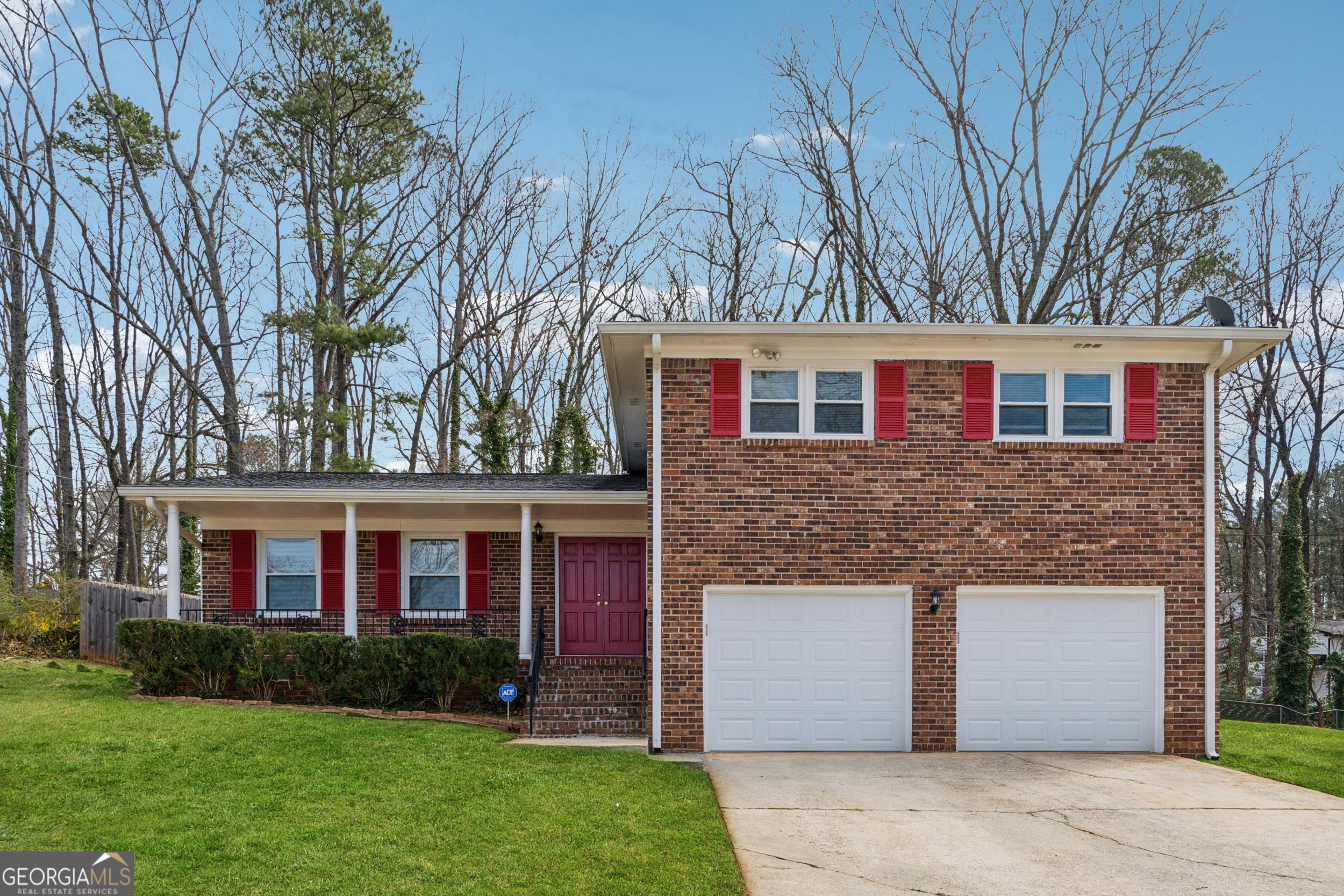 Photo one of 3216 Pheasant Dr Decatur GA 30034 | MLS 10473827G