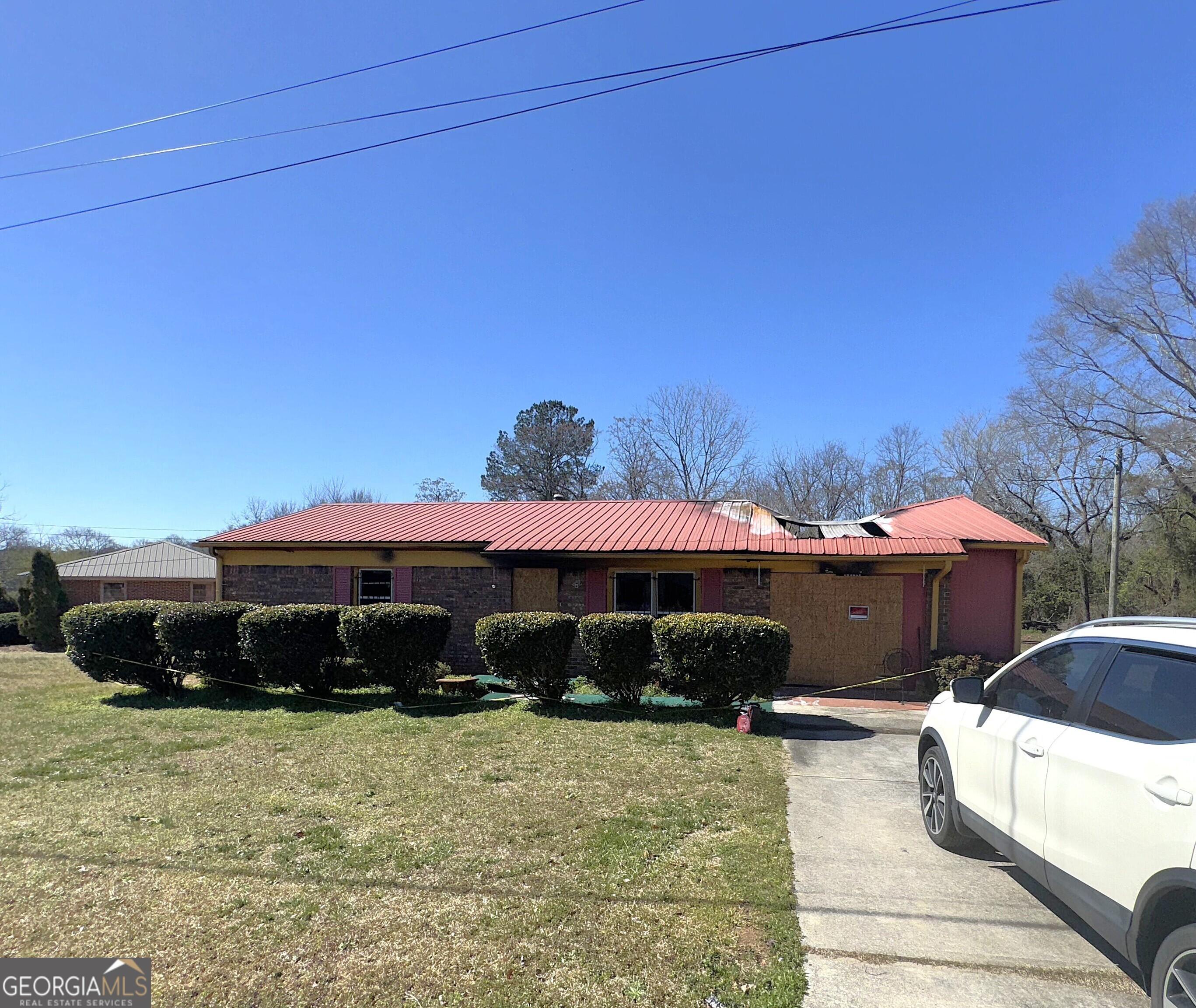 Photo one of 329 Oak Dr Social Circle GA 30025 | MLS 10476852G