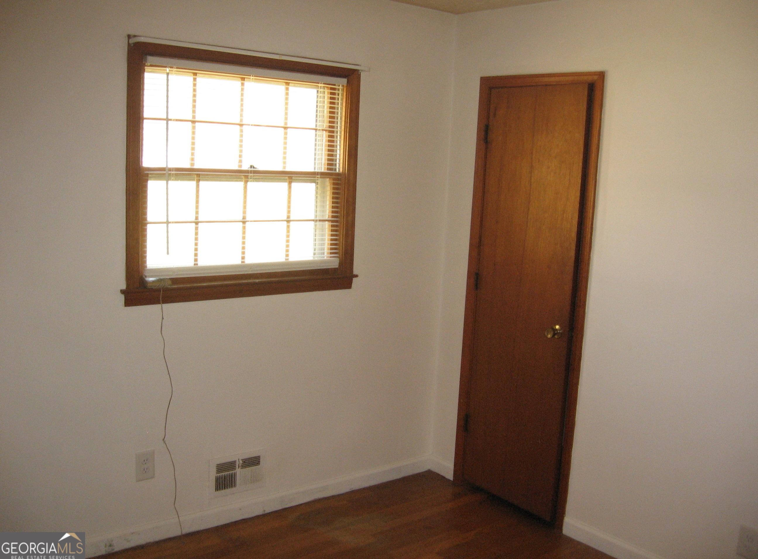 Photo #8