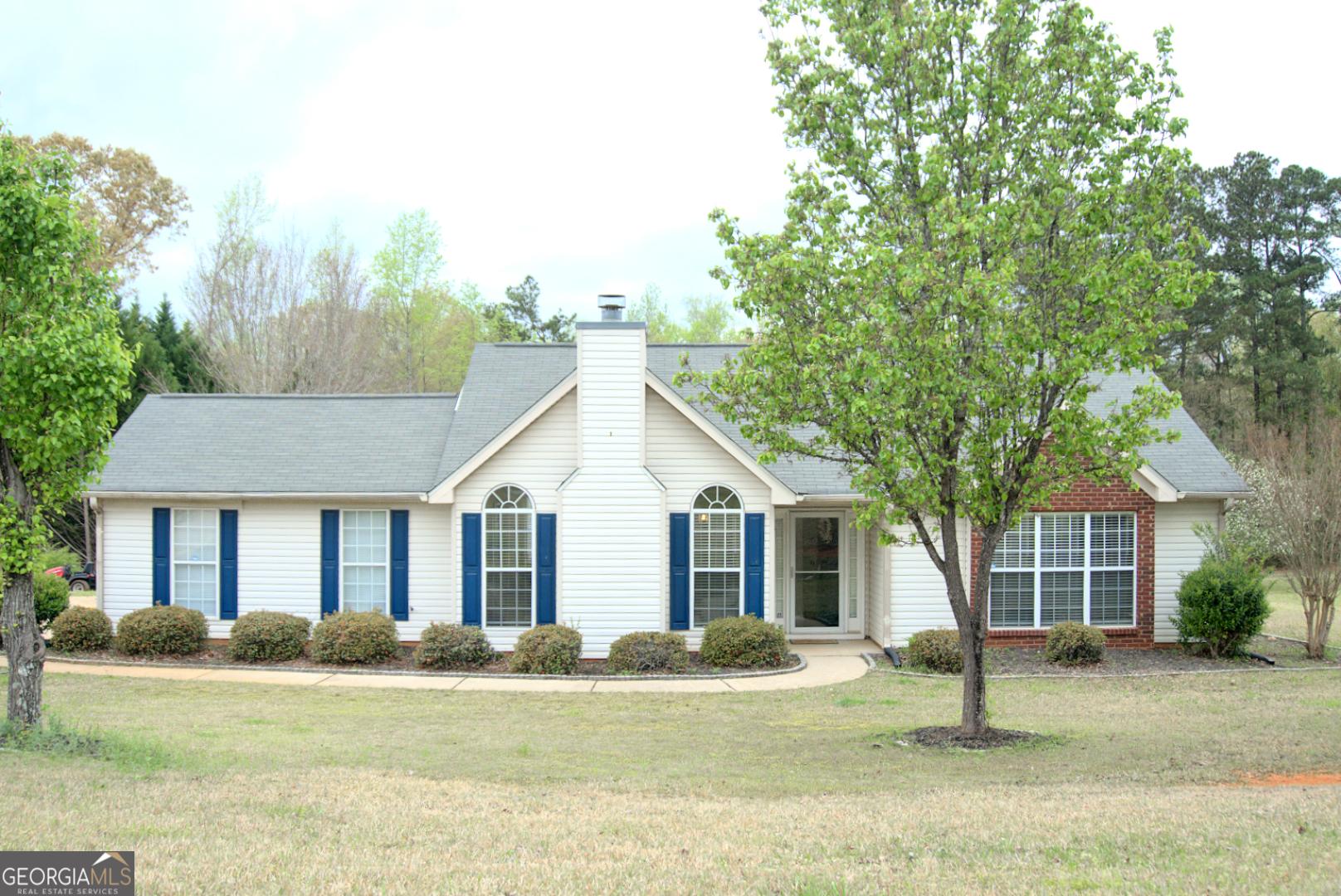 Photo one of 329 Harris Ave Locust Grove GA 30248 | MLS 10489588G