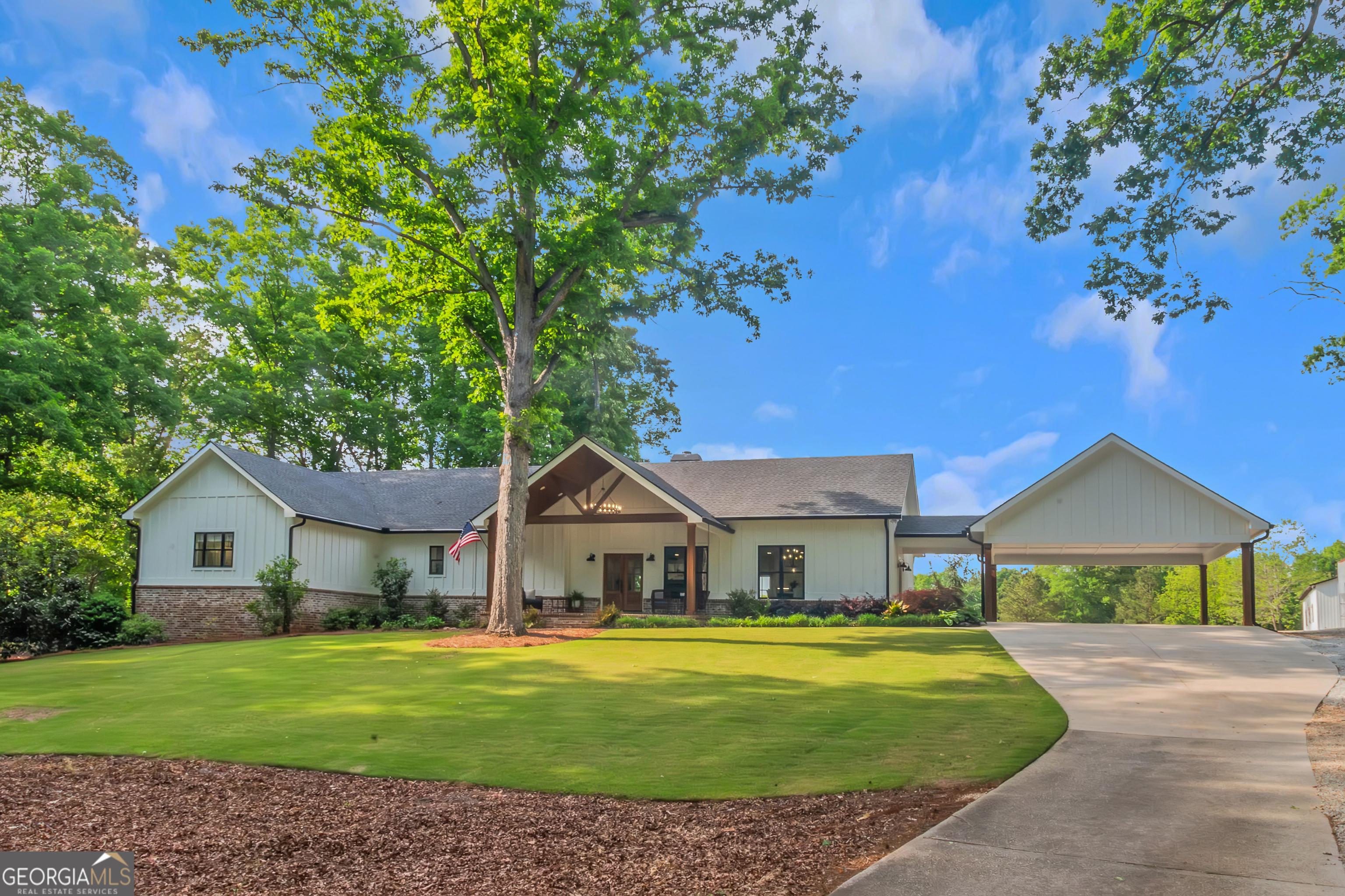 Photo one of 877 Honey Creek Rd Mcdonough GA 30252 | MLS 10515609G