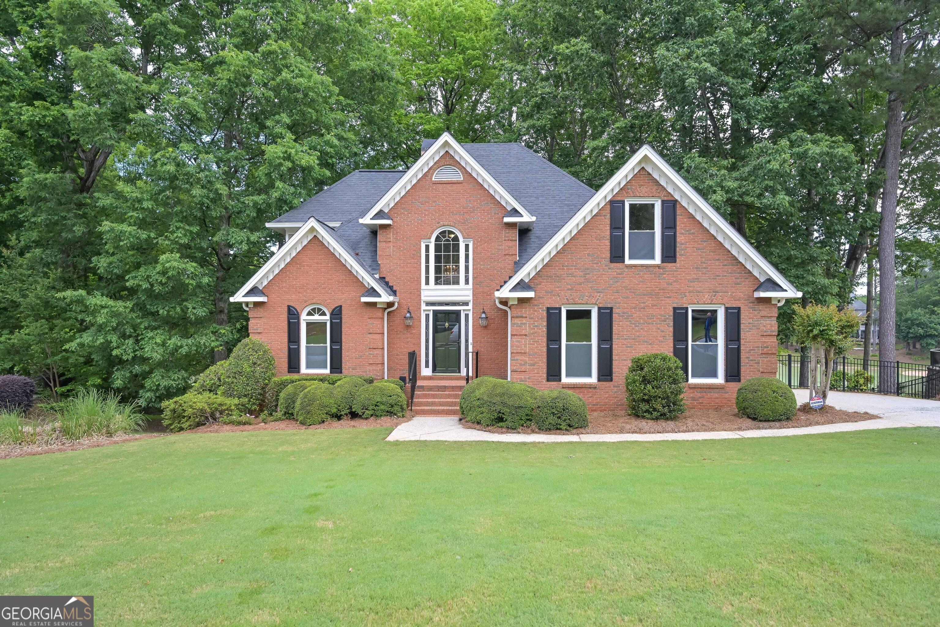 Photo one of 5028 Chapel Lake Cir Douglasville GA 30135 | MLS 10518879G