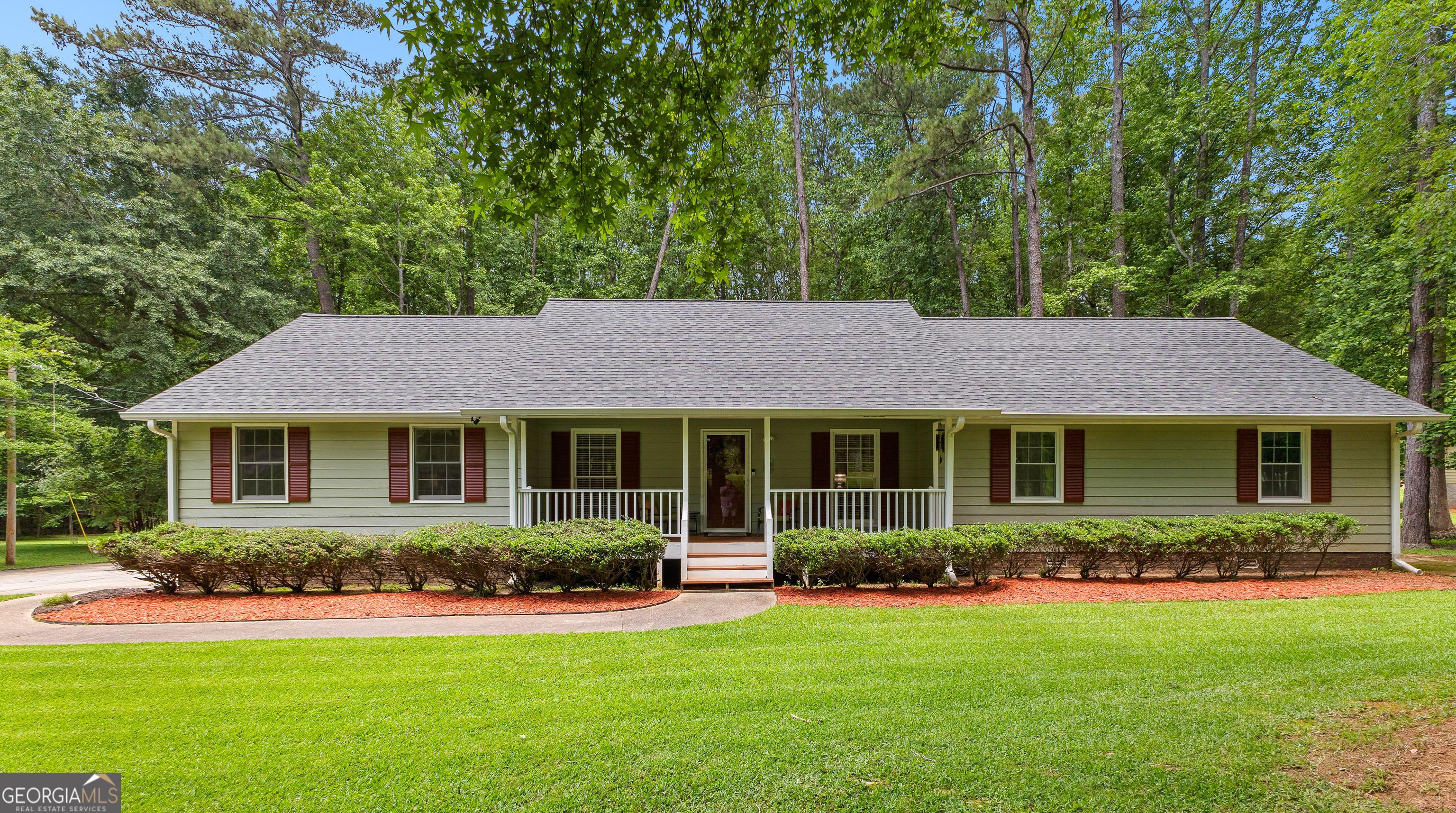 Photo one of 145 Adams Ct Fayetteville GA 30214 | MLS 10529465G