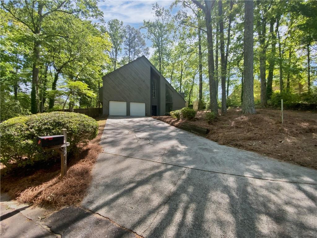 Photo one of 3213 Cedar Bluff Ne Dr Marietta GA 30062 | MLS 7392259F