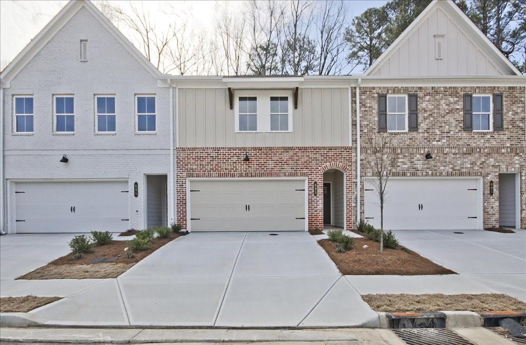 Photo one of 693 Sunstone Ln Lawrenceville GA 30043 | MLS 7493209F