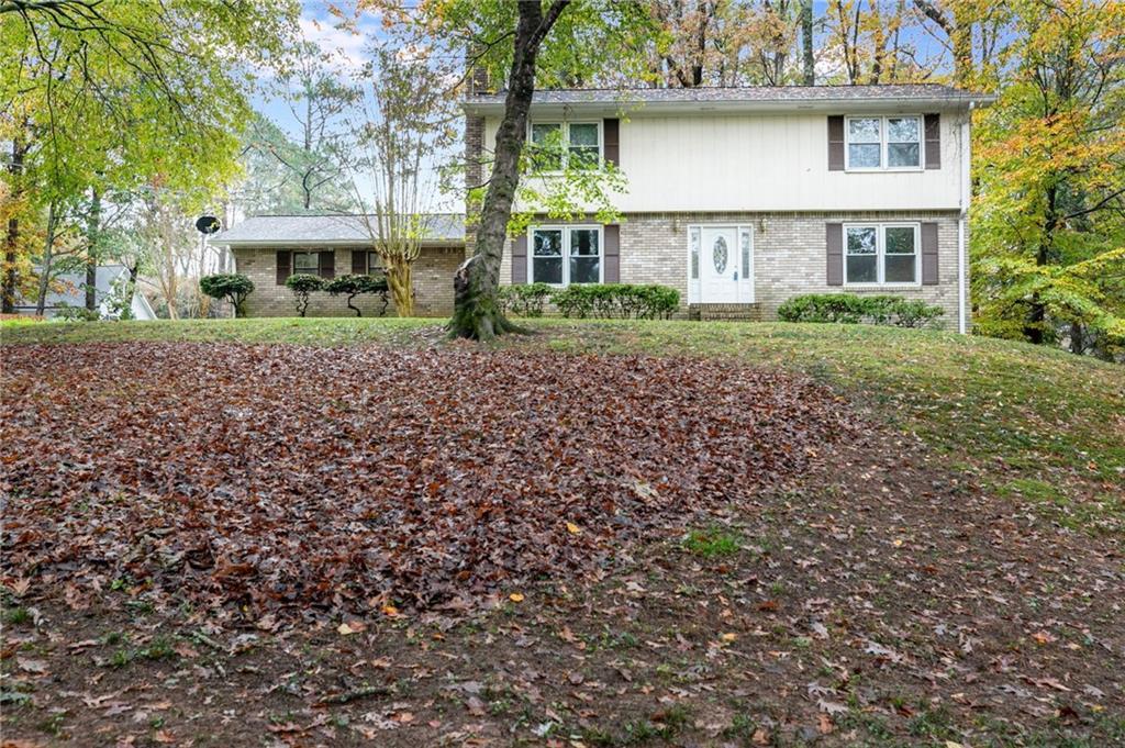 Photo one of 620 Oakstone Way Roswell GA 30075 | MLS 7501987F