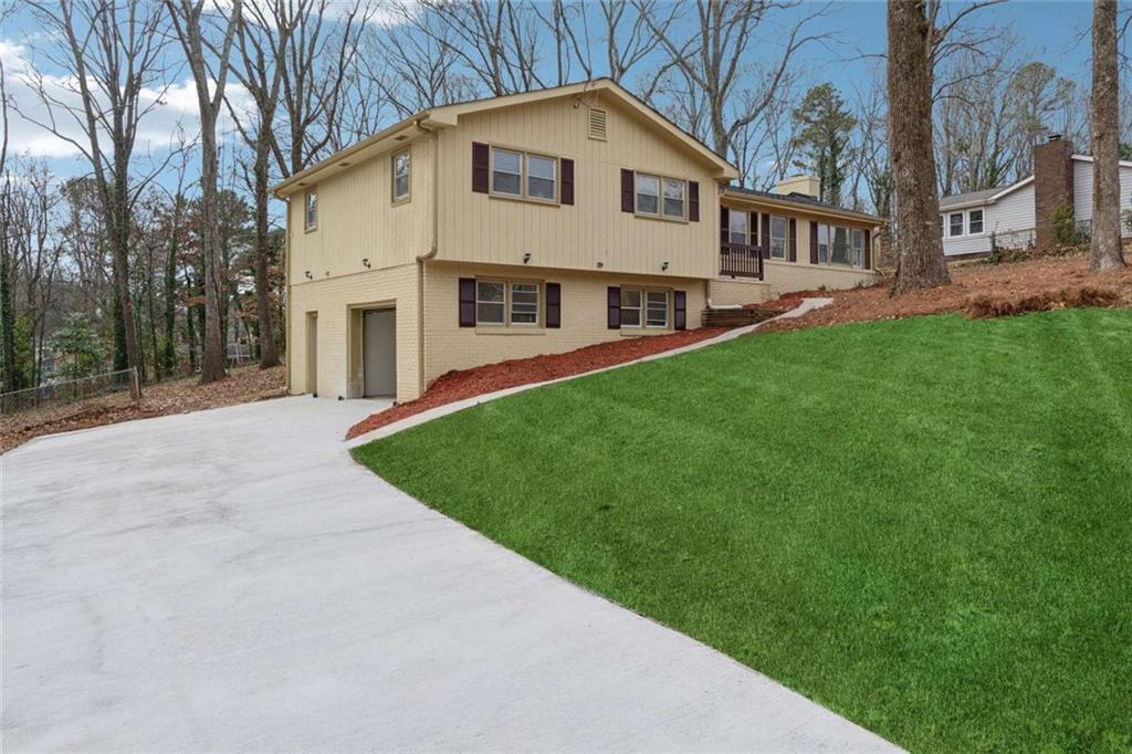 Photo one of 1573 Deerwood Ln Acworth GA 30102 | MLS 7502069F