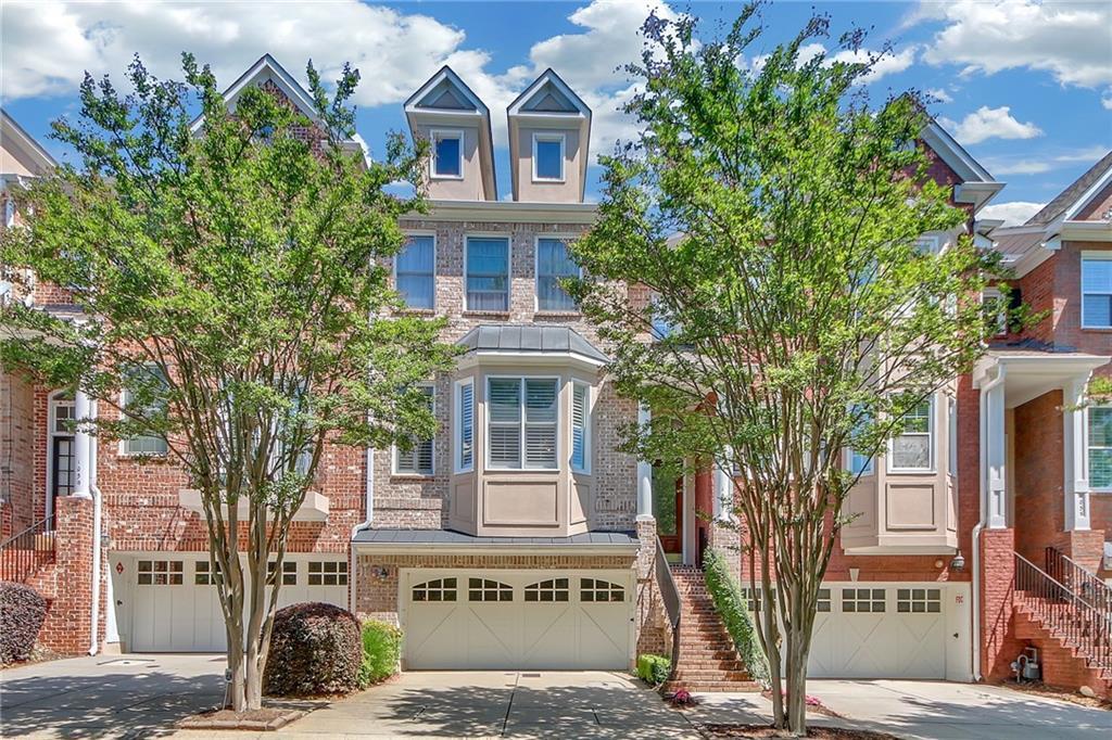Photo one of 1037 Emory Parc Pl Decatur GA 30033 | MLS 7508839F