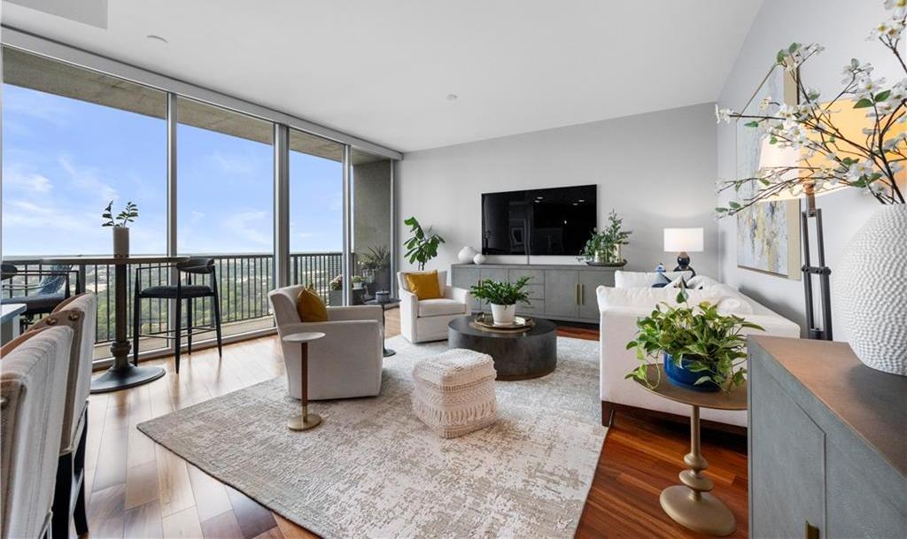 Photo one of 1080 Peachtree Ne St # 3309 Atlanta GA 30309 | MLS 7516878F