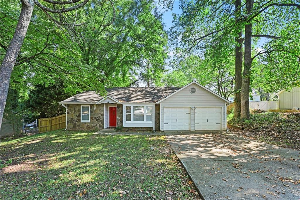 Photo one of 971 Clover Ln Lawrenceville GA 30044 | MLS 7532611F