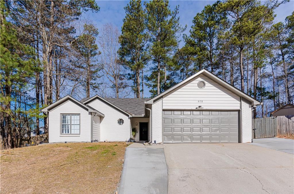 Photo one of 975 Fox Valley Trl Stone Mountain GA 30088 | MLS 7532818F