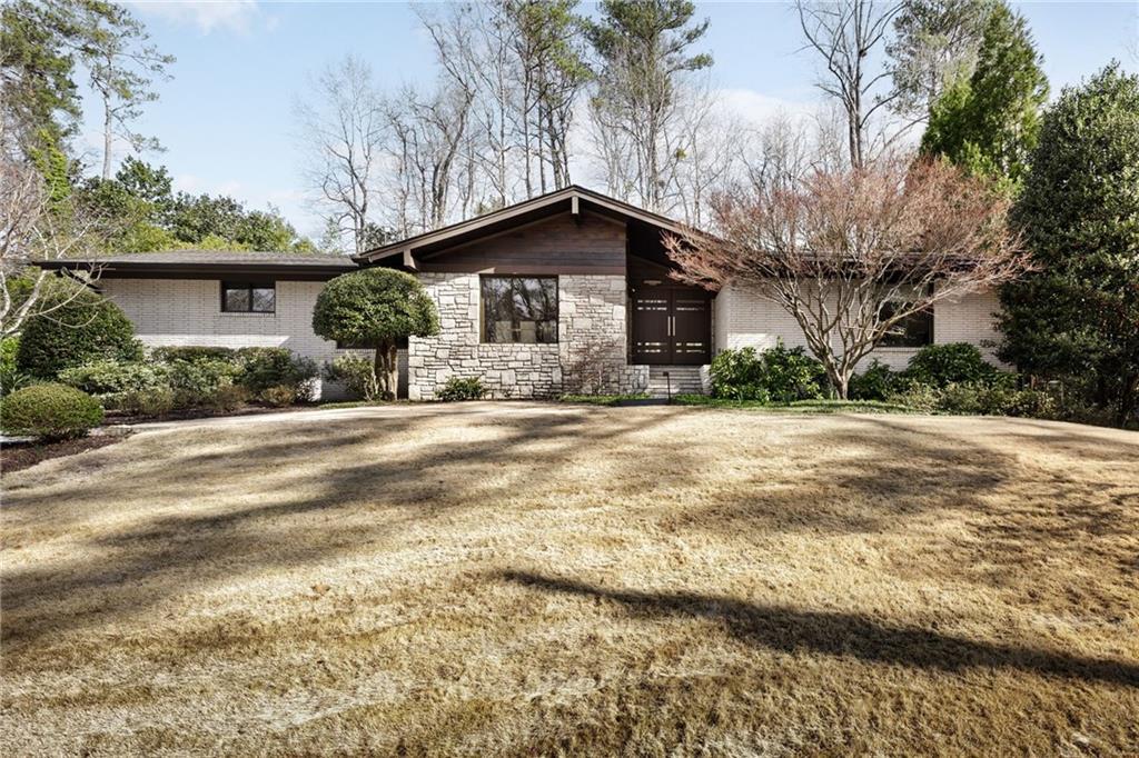 Photo one of 437 Hollydale Nw Ct Atlanta GA 30342 | MLS 7536109F