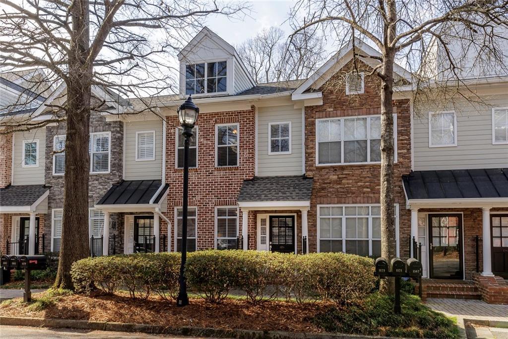 Photo one of 1175 Glenridge Pl Atlanta GA 30342 | MLS 7537737F
