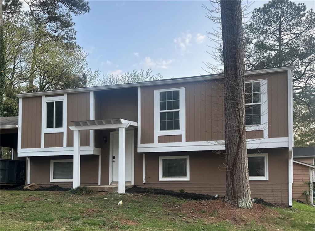 Photo one of 4941 Isle Royal Ct Stone Mountain GA 30088 | MLS 7538453F