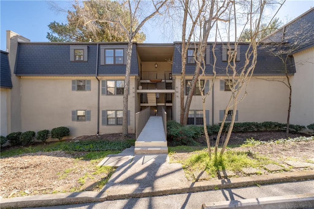 Photo one of 80 Montre Nw Sq Atlanta GA 30327 | MLS 7540365F