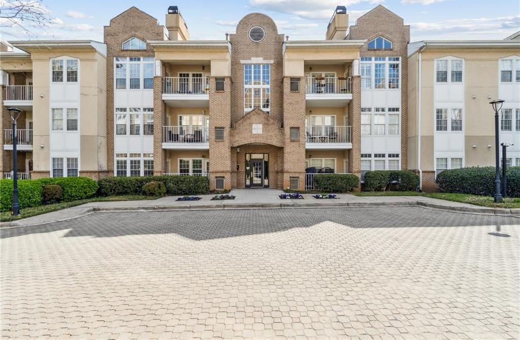 Photo one of 220 Renaissance Ne Pkwy # 1205 Atlanta GA 30308 | MLS 7540868F