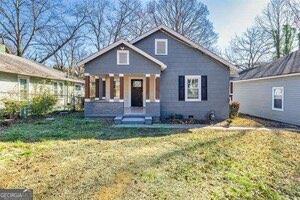 Photo one of 2506 Maple St East Point GA 30344 | MLS 7541064F