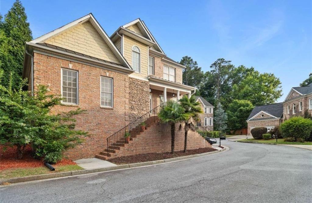 Photo one of 1711 Summit Glen Ln Atlanta GA 30329 | MLS 7541236F