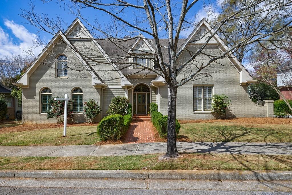 Photo one of 5 Coventry Close Avondale Estates GA 30002 | MLS 7541856F
