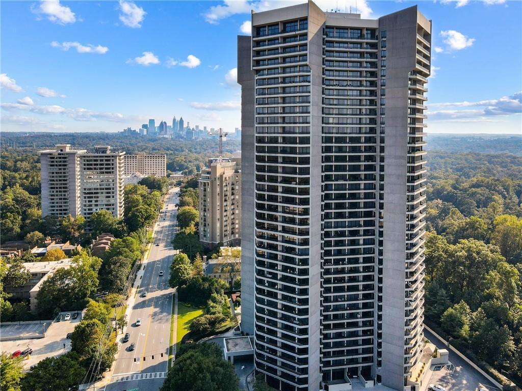 Photo one of 2660 Peachtree Nw Rd # 11G Atlanta GA 30305 | MLS 7542367F