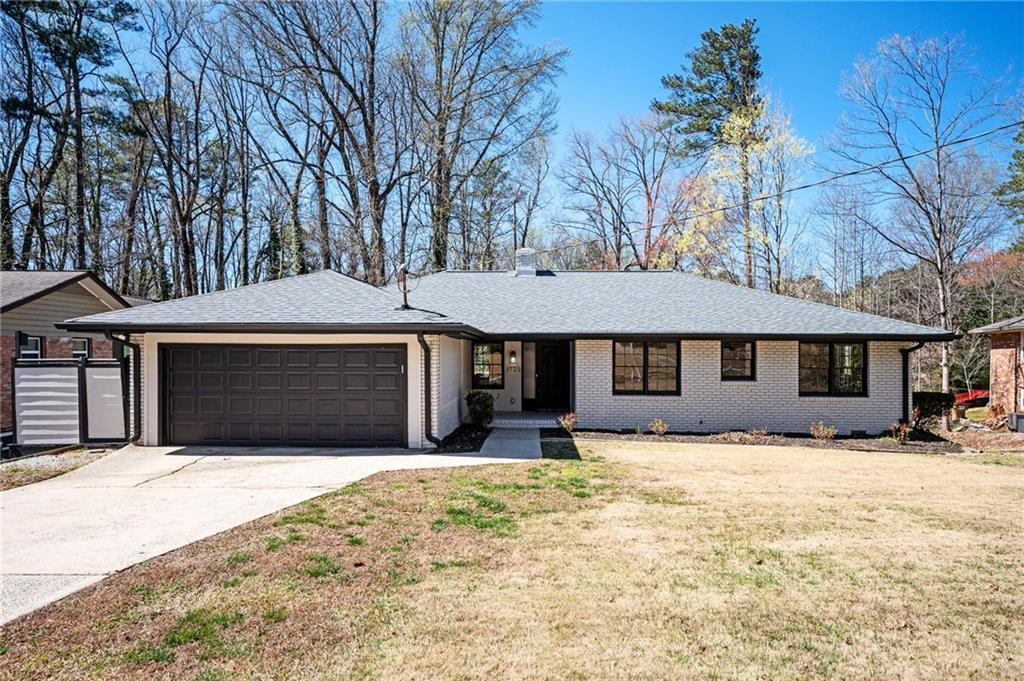 Photo one of 2722 Glenbriar Ne Dr Atlanta GA 30345 | MLS 7543037F