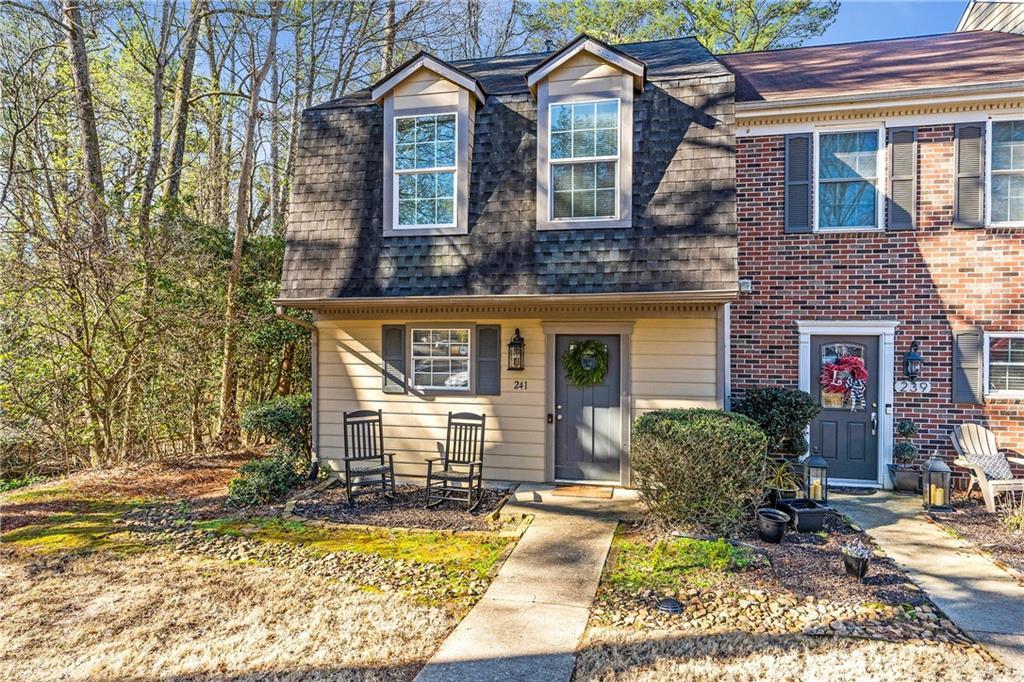 Photo one of 241 Quail Run Roswell GA 30076 | MLS 7547350F