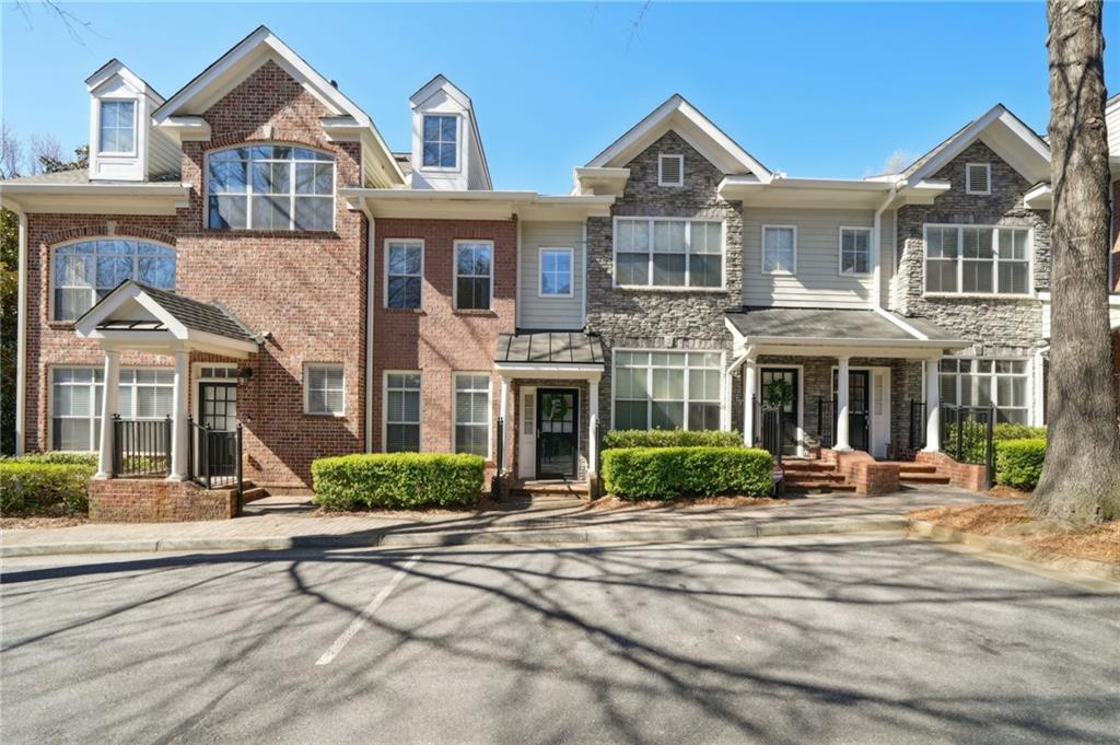 Photo one of 1119 Glenridge Pl Atlanta GA 30342 | MLS 7547565F