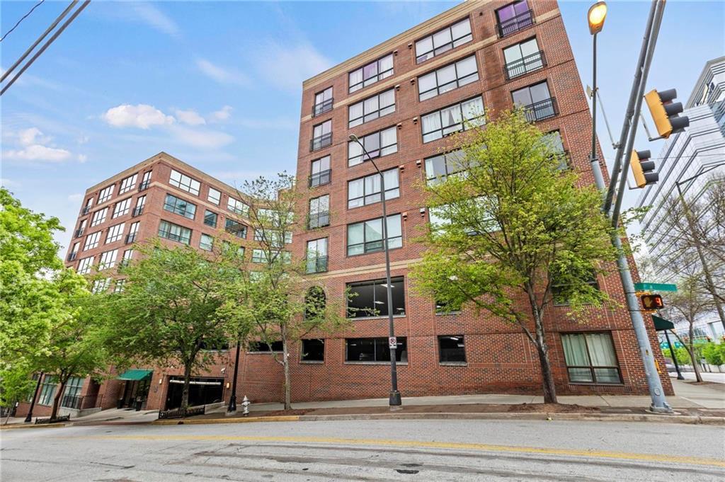 Photo one of 115 W Peachtree Nw Pl # 304 Atlanta GA 30313 | MLS 7555120F