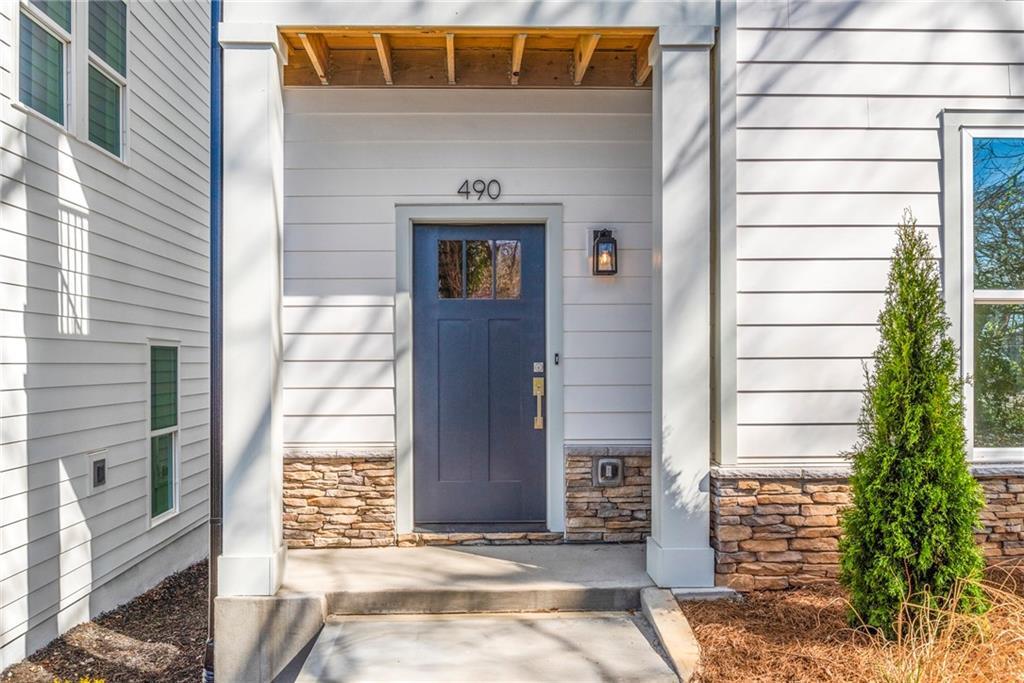 Photo one of 490 Hammons Way Atlanta GA 30315 | MLS 7556180F