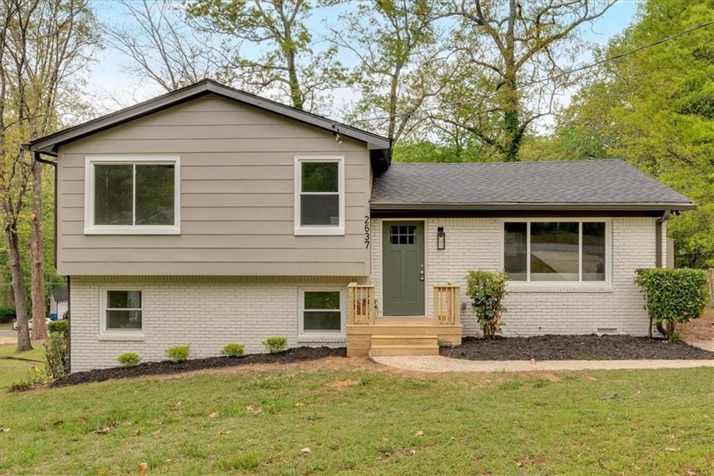 Photo one of 2637 Crestdale Se Cir Atlanta GA 30316 | MLS 7557240F