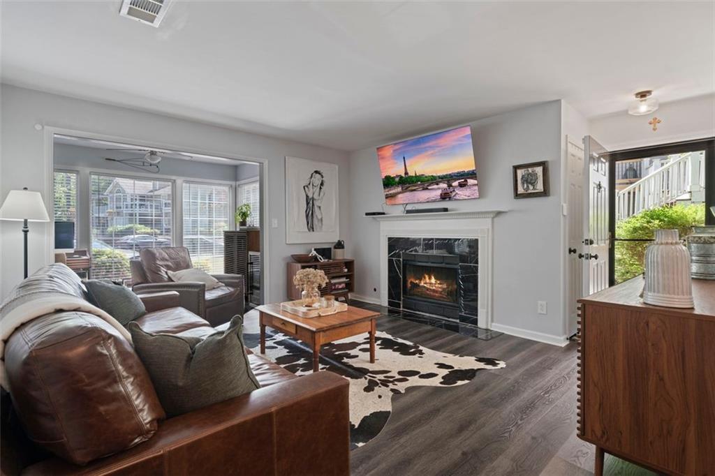 Photo one of 401 Berkeley Woods Dr Duluth GA 30096 | MLS 7557888F