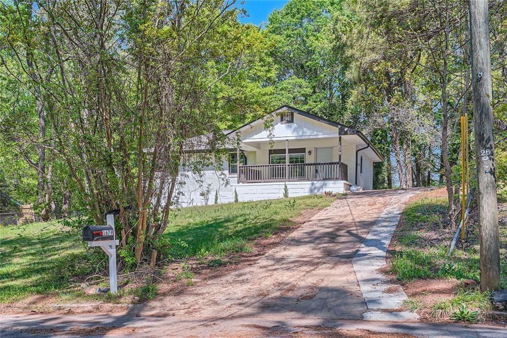 Photo one of 1679 Hollyhock Ter Decatur GA 30032 | MLS 7558549F