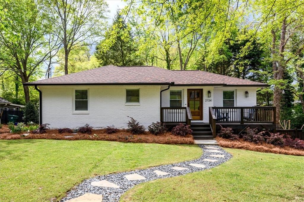 Photo one of 2724 Parkwood Se Rd Smyrna GA 30080 | MLS 7558756F