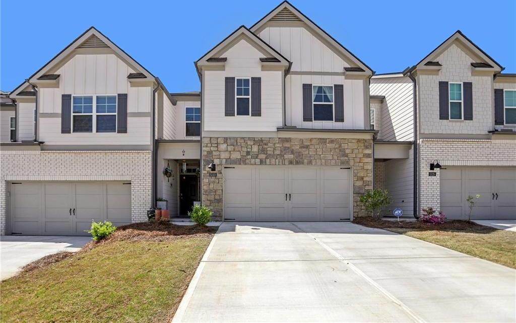 Photo one of 5123 Tulip Sq Acworth GA 30101 | MLS 7560950F
