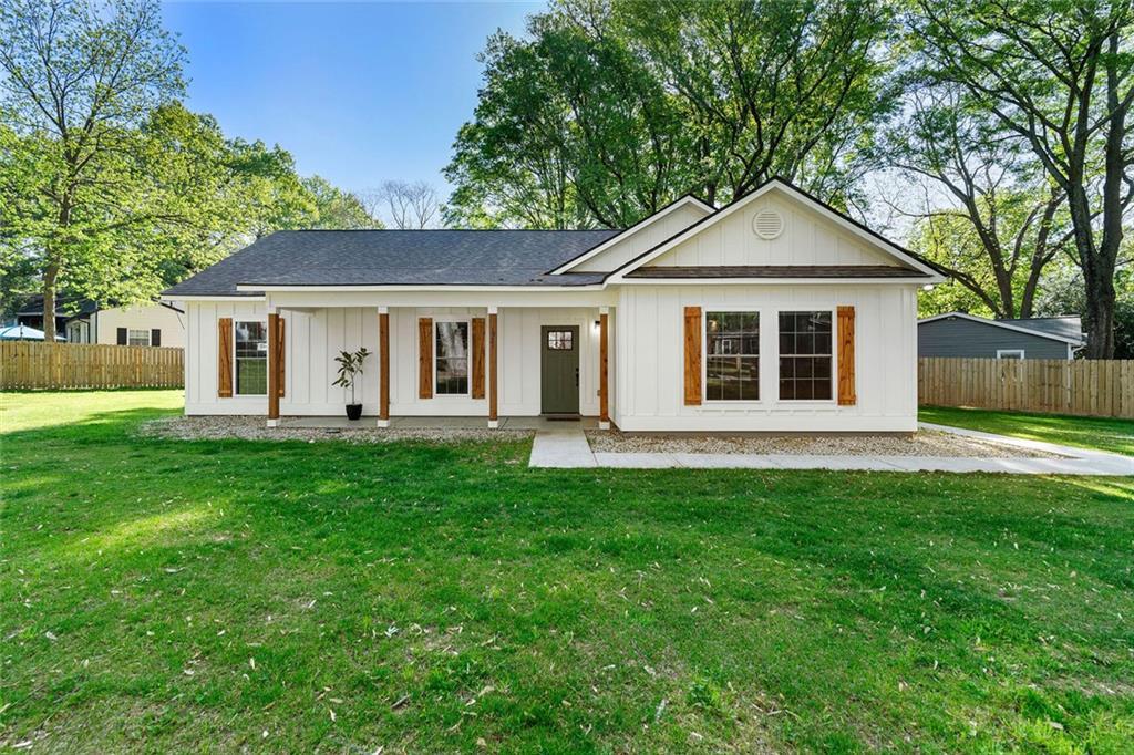 Photo one of 1921 Hazelwood Se Dr Marietta GA 30067 | MLS 7562821F