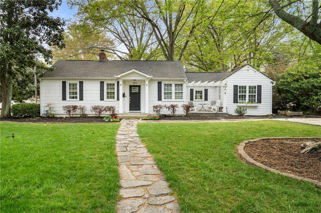 Photo one of 502 Allgood Ne Rd Marietta GA 30060 | MLS 7565372F