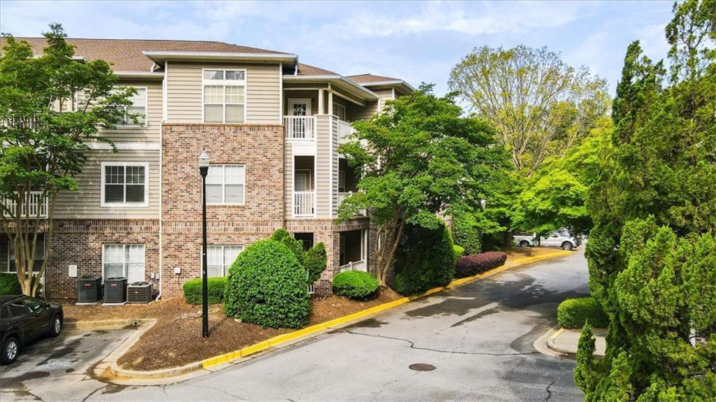 Photo one of 2700 Pine Tree Ne Rd # 1214 Atlanta GA 30324 | MLS 7567122F