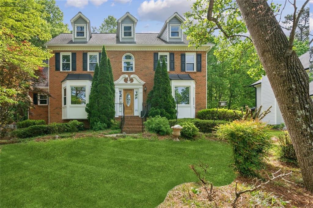 Photo one of 22 Oakwood Hills Dr Suwanee GA 30024 | MLS 7567655F