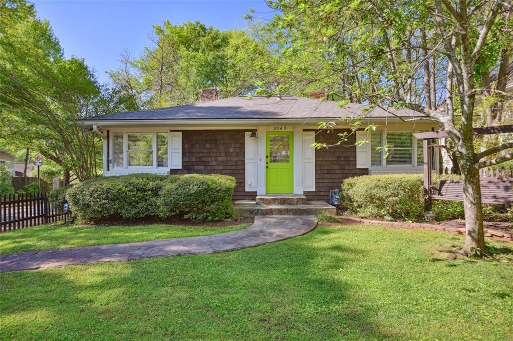 Photo one of 2049 Oakview Se Rd Atlanta GA 30317 | MLS 7567884F