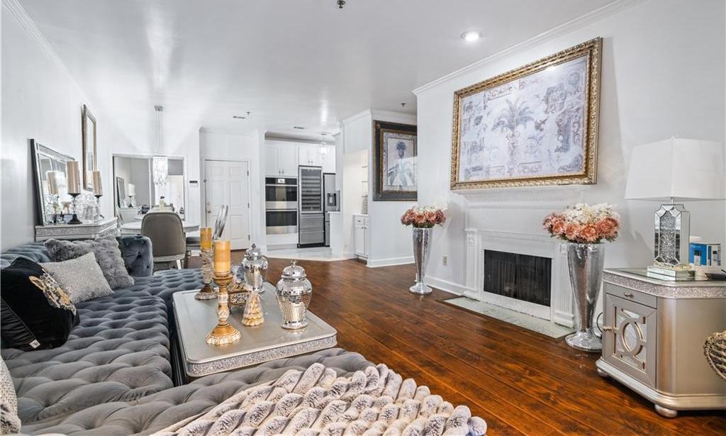 Photo one of 2865 Lenox Ne Rd # 211 Atlanta GA 30324 | MLS 7569546F