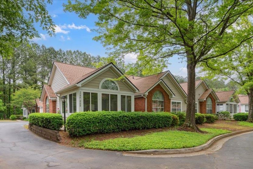 Photo one of 3746 Vineyards Lake Nw Cir # U6 Kennesaw GA 30144 | MLS 7569941F
