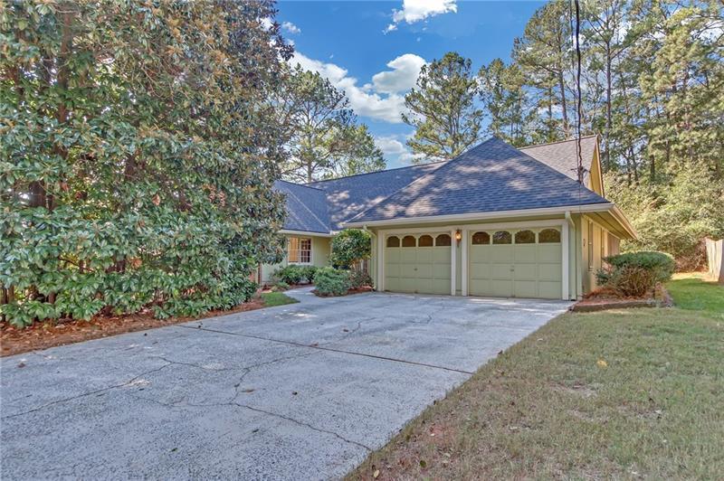 Photo one of 1559 Norwood Dr Lilburn GA 30047 | MLS 7570697F