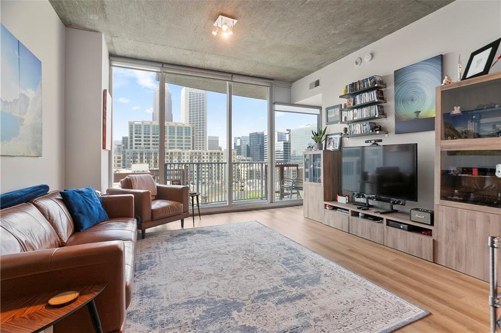 Photo one of 860 Peachtree Ne St # 904 Atlanta GA 30308 | MLS 7570872F