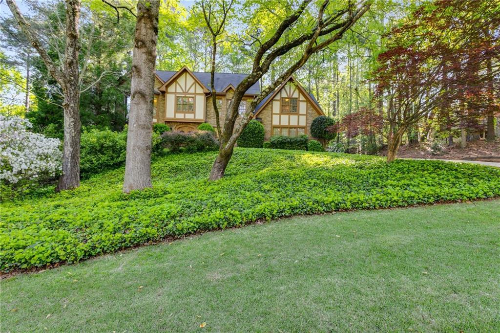 Photo one of 375 Spindle Ct Sandy Springs GA 30350 | MLS 7570964F