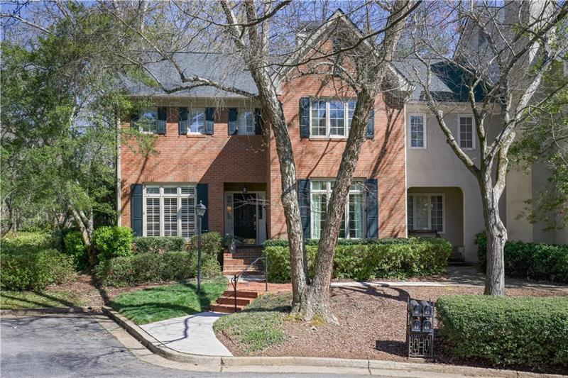Photo one of 45 Paces West Nw Dr Atlanta GA 30327 | MLS 7571196F