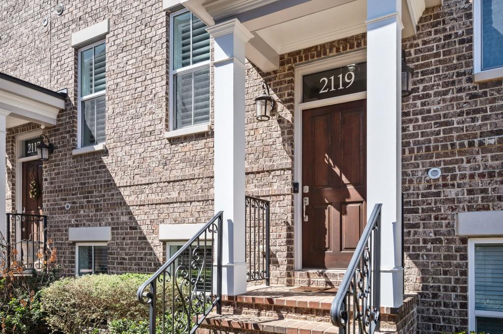 Photo one of 2119 Dee Dee Muse Nw Ln Atlanta GA 30318 | MLS 7571417F